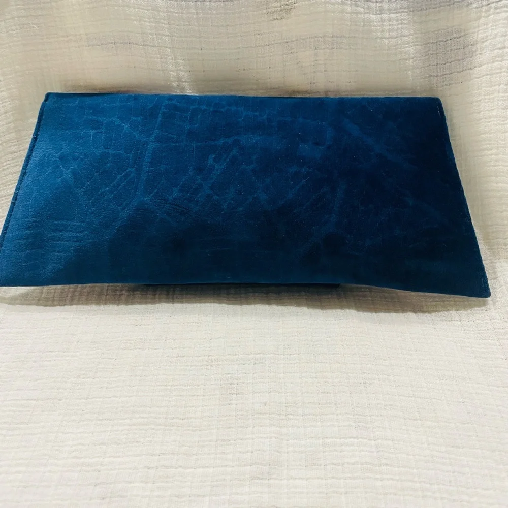 JANTAMINIAU EMBOSSED BLUE VELVET CASE CLUTCH BAG